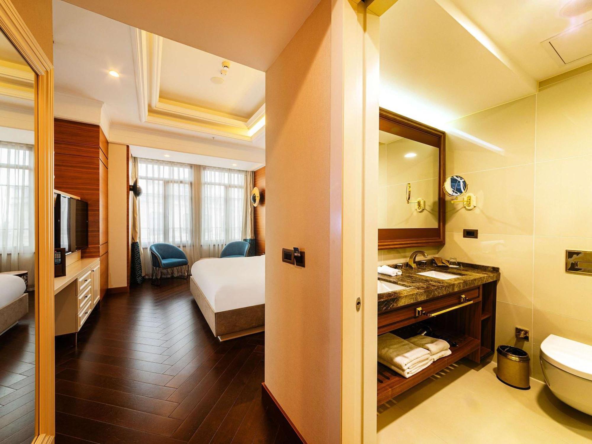 Готель Mercure Sirkeci 4*