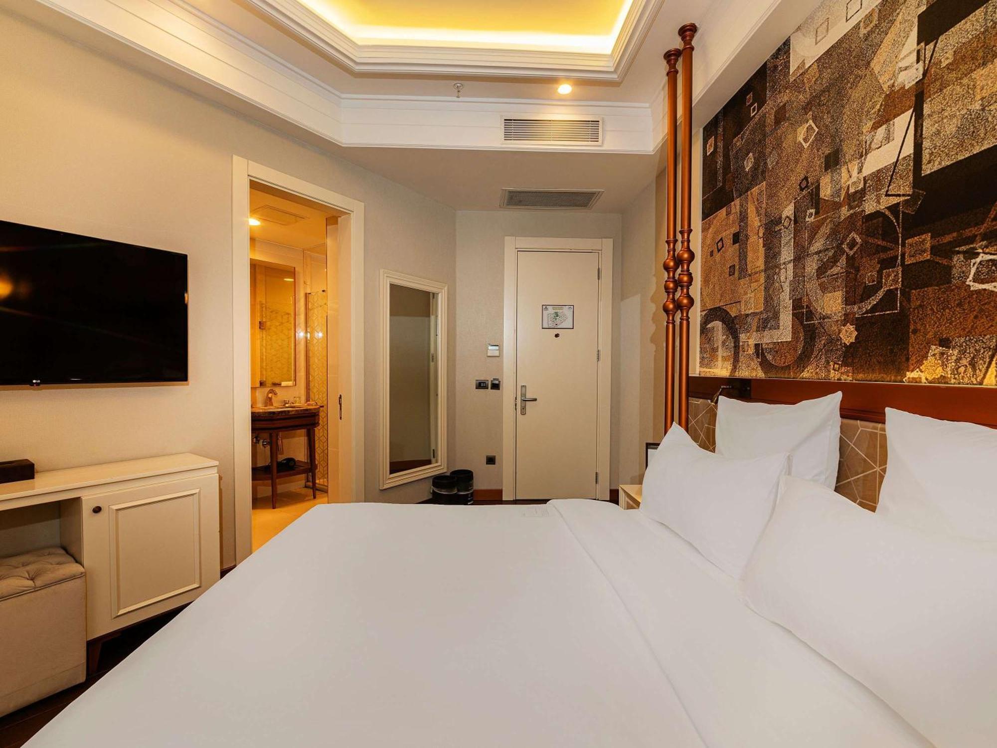 Готель Mercure Sirkeci 4*